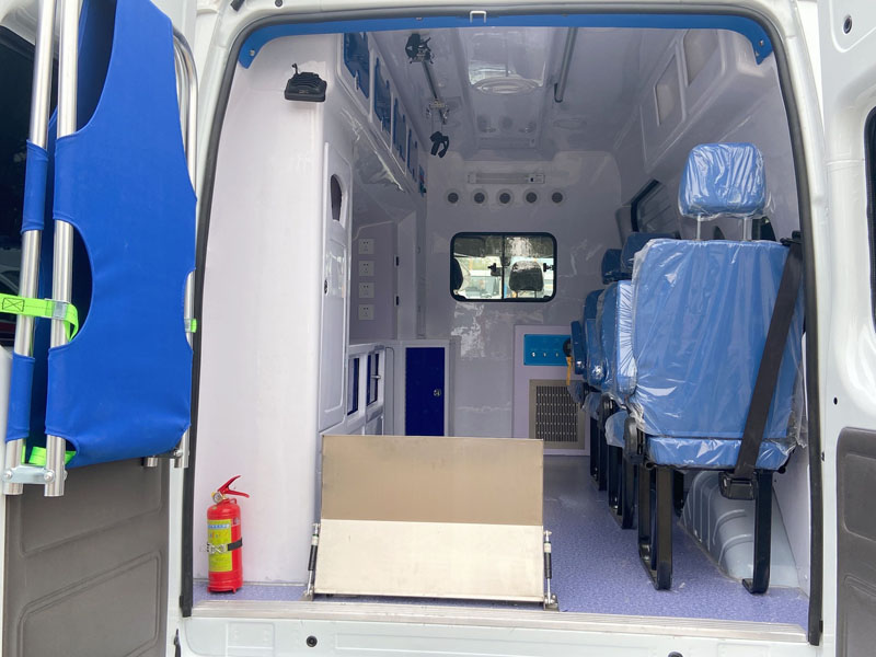 福特V348长轴高顶客运（福星顶）救护车