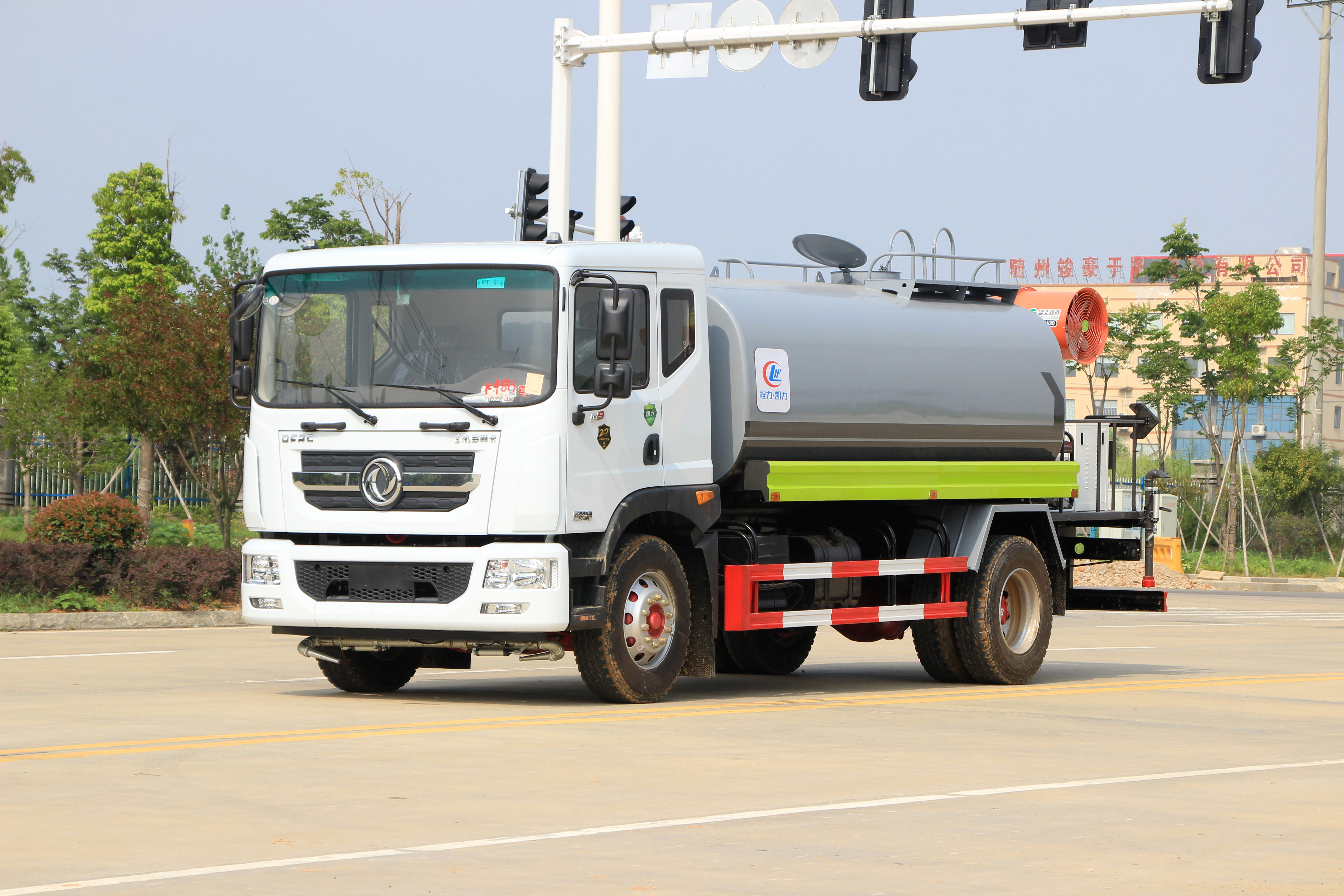 国六12吨环卫喷雾车_抑尘消毒打药车_雾炮洒水车