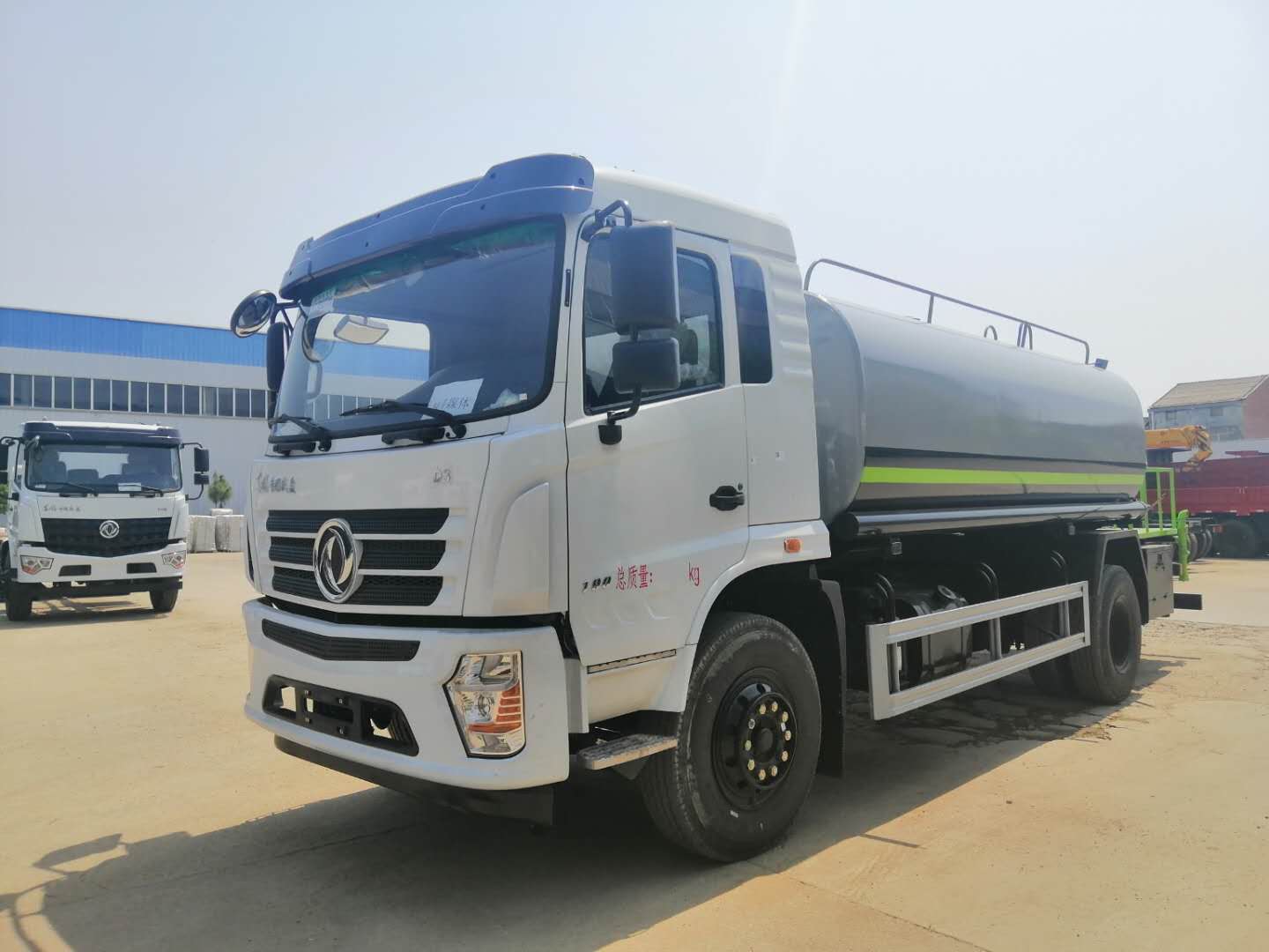 国六12吨东风专底D3环卫绿化洒水车