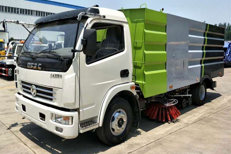 东风多利卡多功能扫路洒水车_多利卡洗扫车