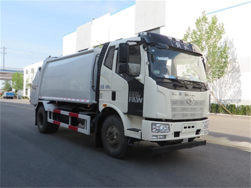 12方解放垃圾车，环卫压缩垃圾清运车多少钱