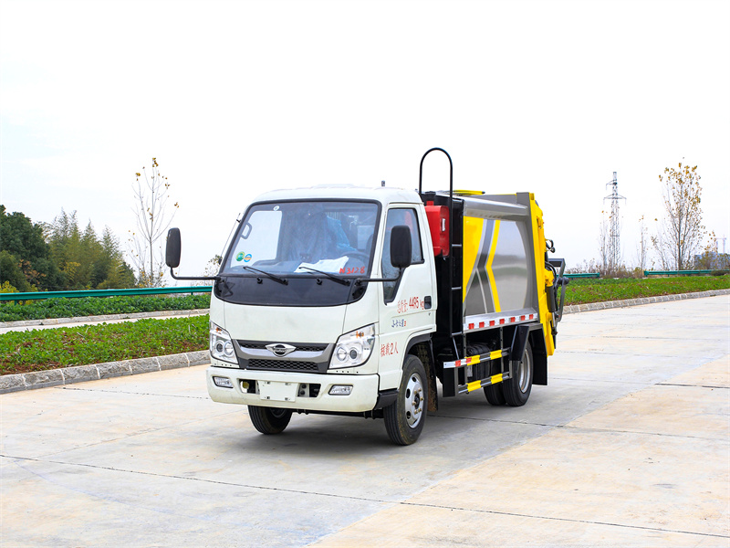 福田蓝牌4.5方地库垃圾车,压缩垃圾车