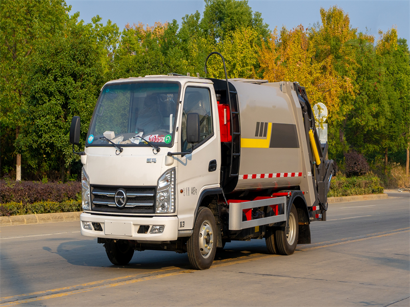 凯马蓝牌5方压缩式垃圾车