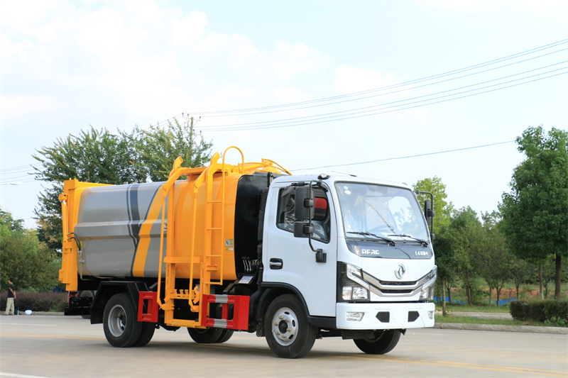 7方蓝牌东风侧装压缩垃圾车多少钱