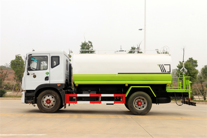 东风多利卡12吨园林绿化车洒水车