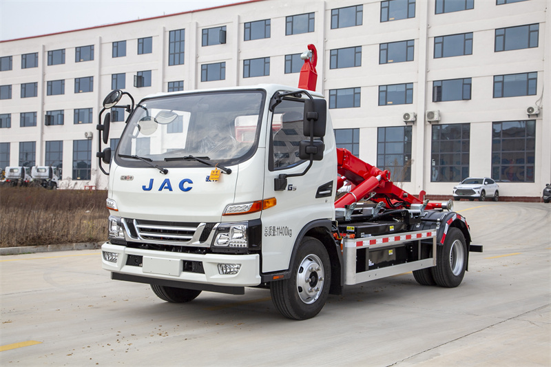 纯电动江淮骏铃勾臂垃圾车绿色高效