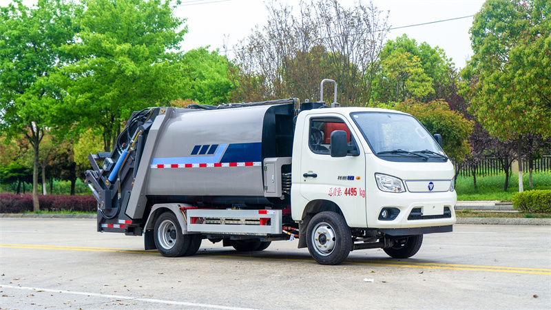福田祥菱纯电动压缩垃圾车绿色的清运卫士