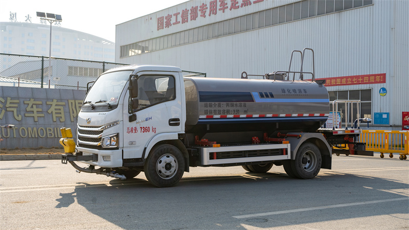 5吨上汽跃进纯电动绿化喷洒车高效又便捷