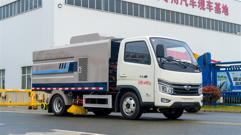 福田领航4方纯电动洗扫车让清洁尽在掌握