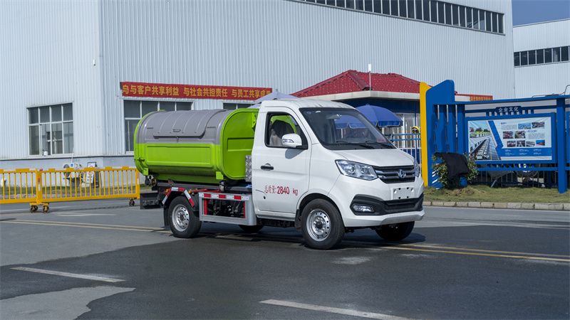 纯电动长安勾臂垃圾车高效绿色环卫