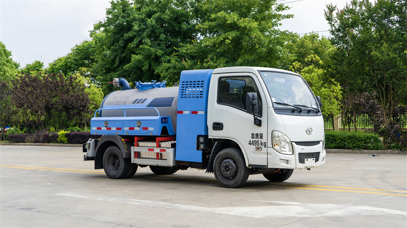 跃进2方纯电动吸粪车助您绿色高效作业