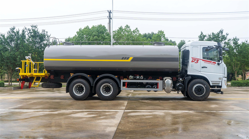 东风专底22方绿化喷洒车