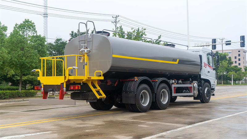 东风专底22方绿化喷洒车