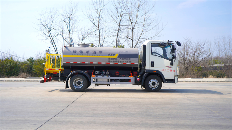 重汽豪沃5方绿化喷洒车
