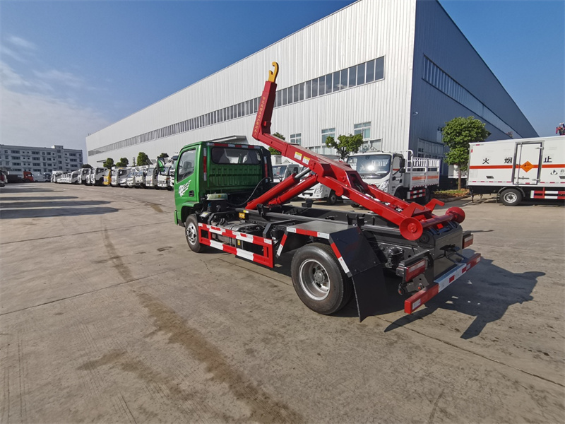  蓝牌重汽王牌8方勾臂垃圾车