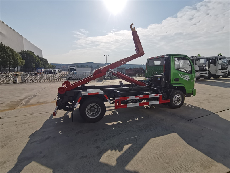  蓝牌重汽王牌8方勾臂垃圾车