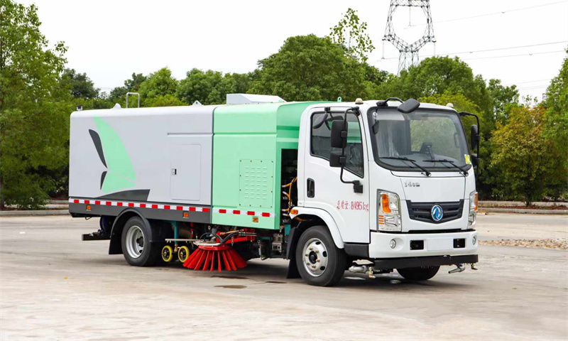 纯电动东风华神9方道路洗扫车让洗扫更绿色