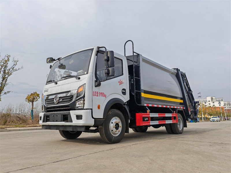  9方东风凯普特压缩垃圾车