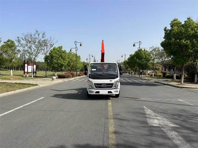 蓝牌南骏勾臂垃圾车