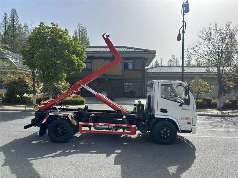 蓝牌南骏勾臂垃圾车