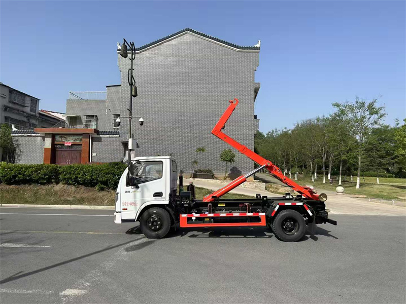 蓝牌南骏勾臂垃圾车