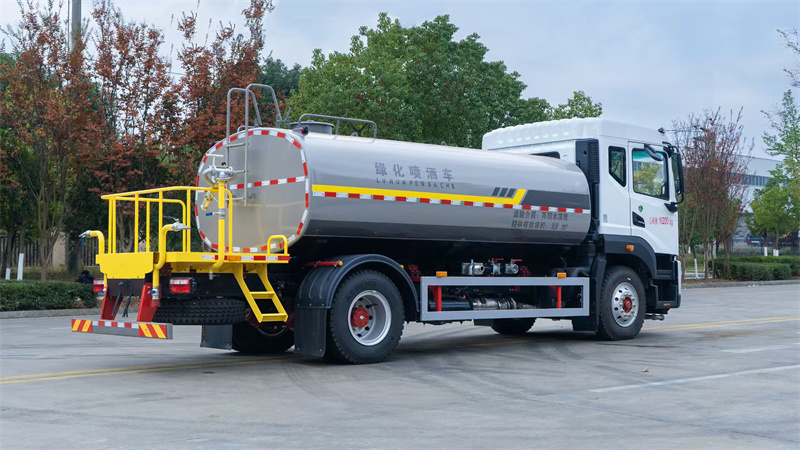 新款12吨东风多利卡D9绿化喷洒车