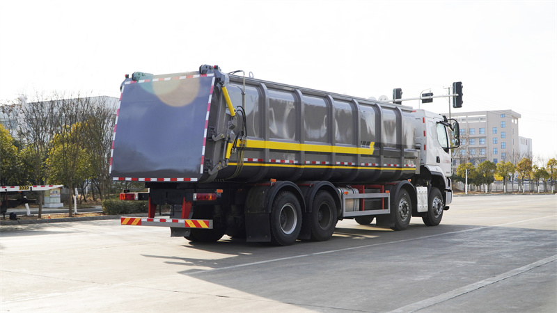 柳汽H5前四后八28方垃圾运输车