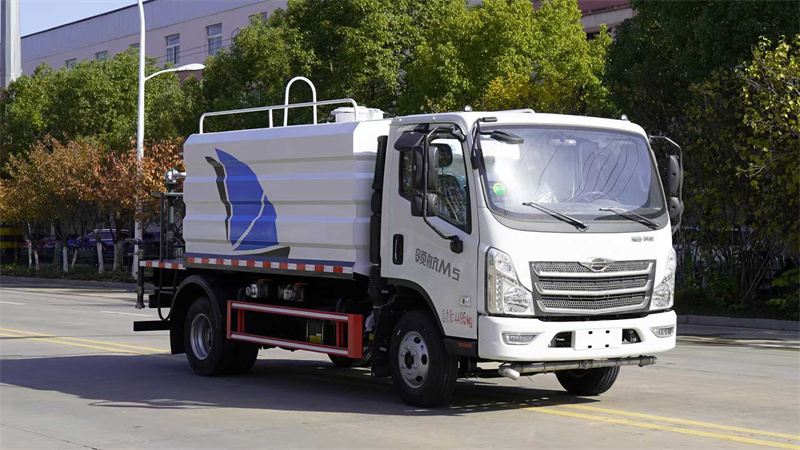 7吨福田领航M5蓝牌绿化喷洒车
