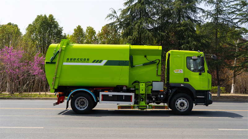 14方柳汽M3抱桶垃圾车