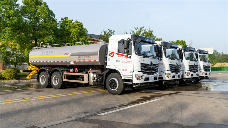 19吨东风后八轮洒水车批量发车啦