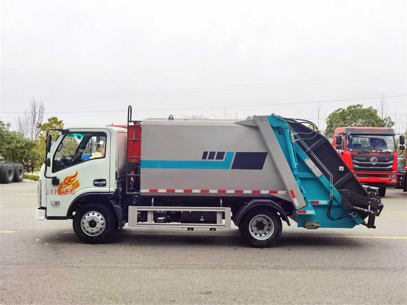6方重汽豪曼蓝牌压缩垃圾车