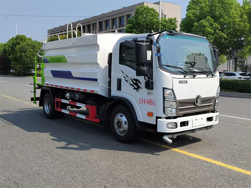  7吨蓝牌重汽王牌绿化喷洒车