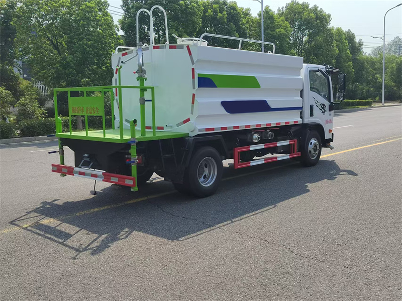 7吨蓝牌重汽王牌绿化喷洒车