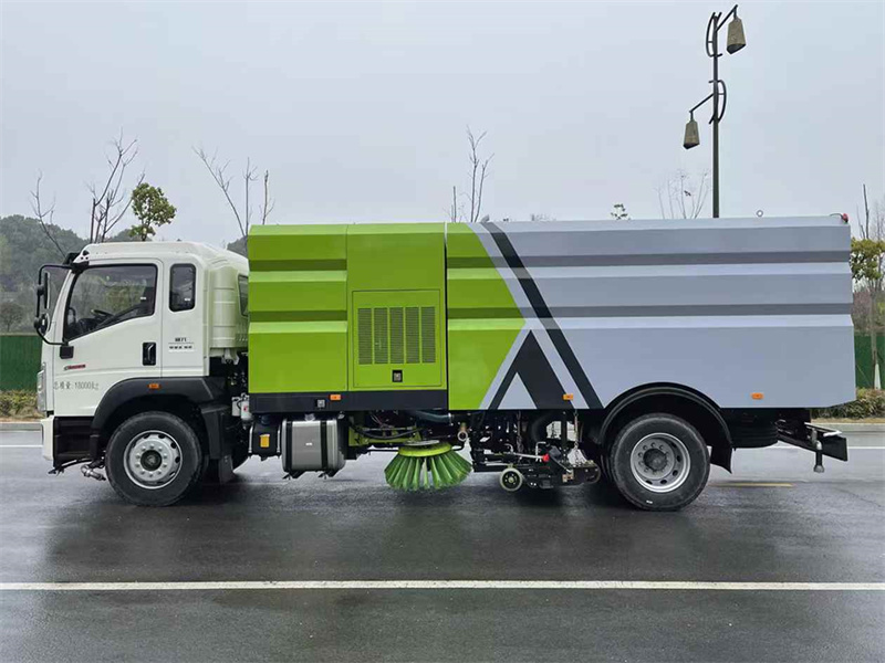 16方重汽豪沃道路洗扫车