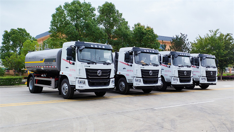 12吨东风华神绿化喷洒车批量发车