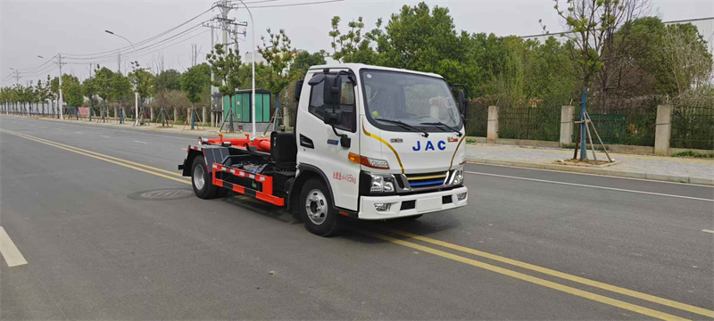 油电混动江淮骏铃勾臂垃圾车