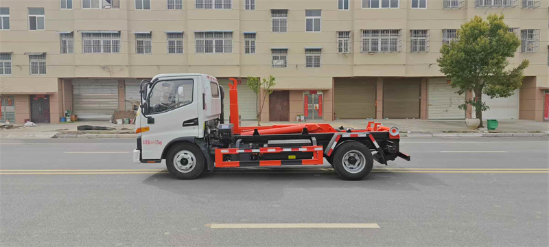 油电混动江淮骏铃勾臂垃圾车