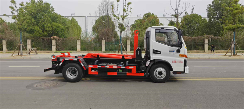 油电混动江淮骏铃勾臂垃圾车