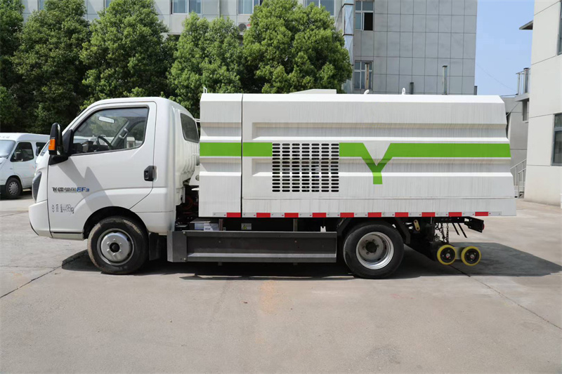 3方飞碟缔途纯电动道路洗扫车