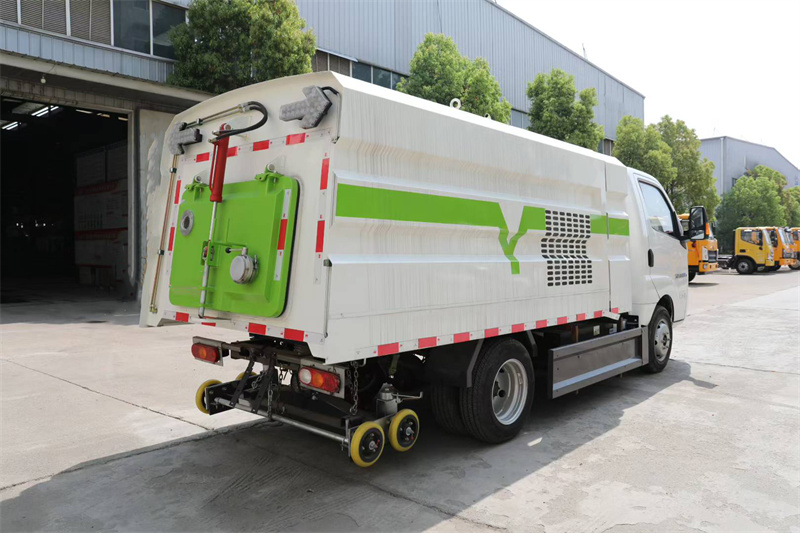 3方飞碟缔途纯电动道路洗扫车