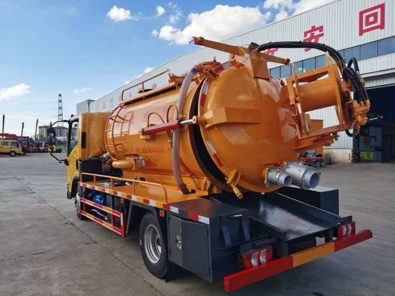 6方柳汽一体罐清洗吸污车