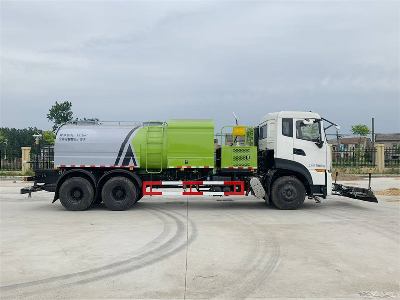 东风天龙高压清洗车