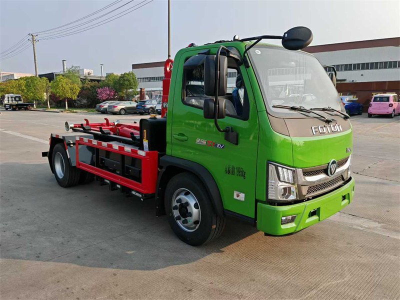 纯电动福田勾臂垃圾车助您告别低效与高耗