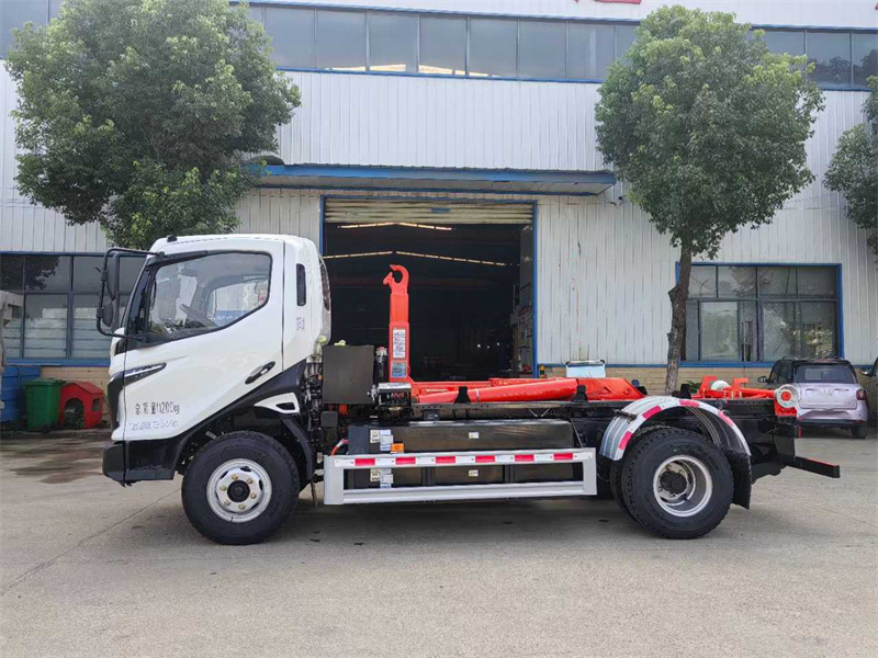 纯电动飞碟EW5勾臂垃圾车