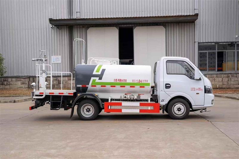  3吨东风华神纯电动绿化喷洒车