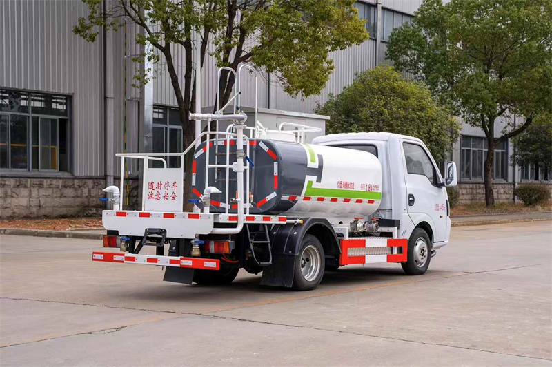  3吨东风华神纯电动绿化喷洒车