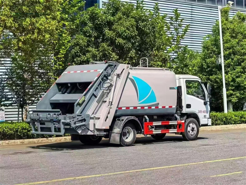 6方跃进蓝牌压缩垃圾车