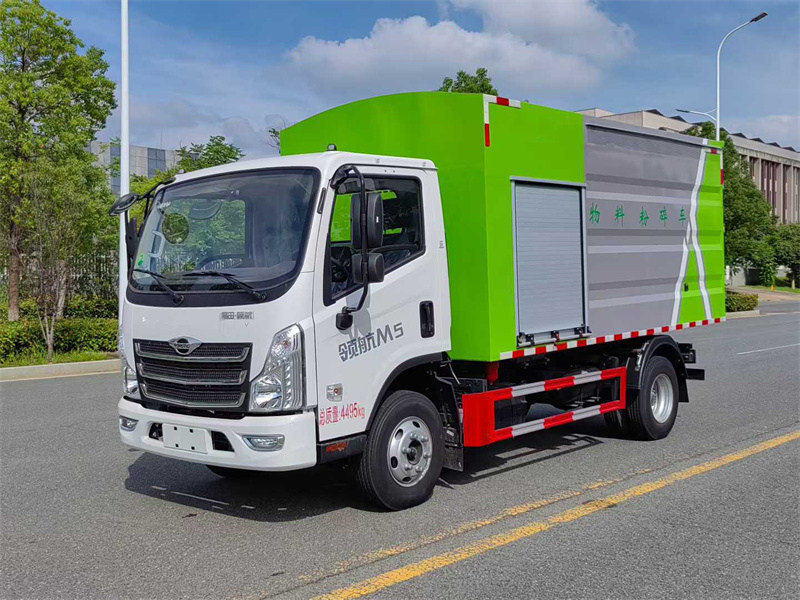 8方福田蓝牌物料粉碎车