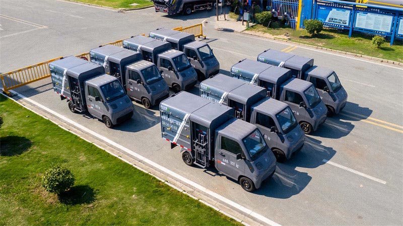 活越神童纯电挂桶垃圾车批量启航