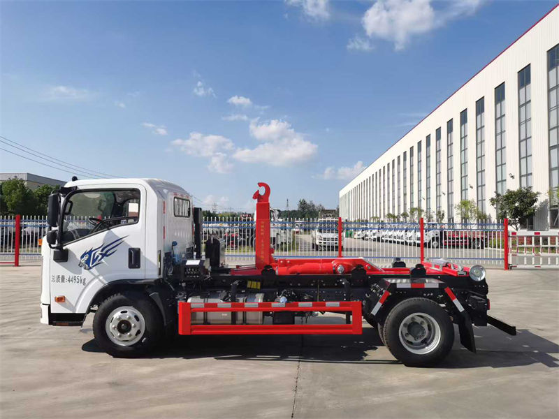 蓝牌重汽王牌钩臂垃圾车